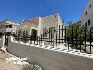  22 دابوق فيلا مستقله فلات موقع مميز مقابل حدائق الحسين وقرب ستي مول