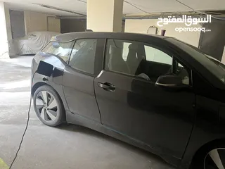  9 BMW i3 2014 REXسيارة للبيع بحالة ممتازة لون مميز
