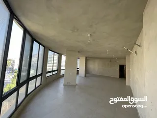  3 مكتب للبيع موقع مميز جدا  برج الساعة