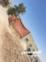  8 منزل مستقل مع مخازن تجارية للبيع والتنازل فوري