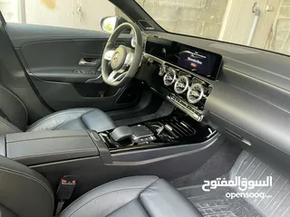  10 Mercedes A200 Sedan AMG/Black Edition