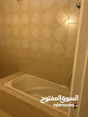  1 شقه فارغه للايجار بناء حديث الاجره شهريه 230