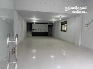  3 محل للايجار