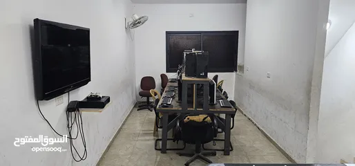  1 محل كمبيوترات للألعاب بحاله جيده بسعر طري