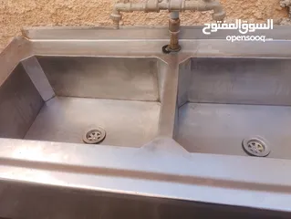 9 اغراض مطعم شبه مستعملة بحالة جيدة جدا