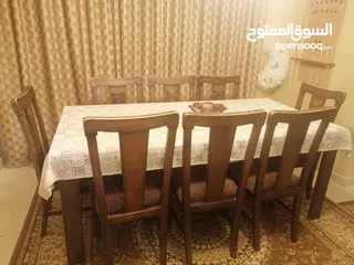  6 طقم كنب 9 مقاعد وغرفة سفرة للبيع بحالة ممتازة
