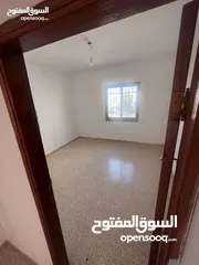 7 شقه للايجار