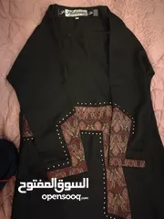  1 كلابيه قطريه بنقشه وتطريز راقي مع فصوص