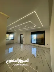  1 بالاقساط في تلاع العلي مقابل الجامعه الاردنية 180متر بتشطيب فندقي