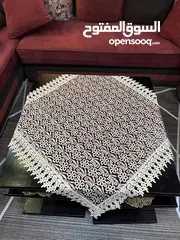 2 برداي مع طاولة خشب مع مكنسة كهربا تركية