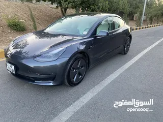  27 Tesla Model 3  موديل 2023 جمرك جديد  فحص أوتوسكور B+ بدفعة لا تقل عن 10 الاف دينار