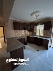 4 ستديو للبيع او البدل على سيارة للبيع بقيمته بسعر الحرق