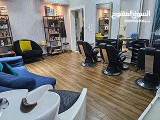  4 صالون نسائي فرصة استثمارية مميزة - للبيع مركز تجميل فاخر (صالون للسيدات) من المالك مباشرة بالشارقة