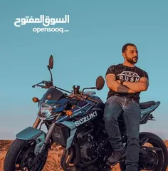  4 سوزوكي GSR750CC