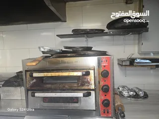  3 عدة مطعم برغر وبيتزا كاملا للبيع بسبب الاغلاق