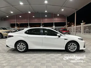  7 Toyota Camry LE