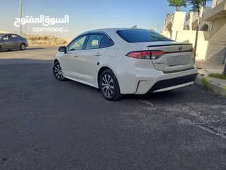  1 تويوتا كورولا هايبرد ليثيوم للبيع