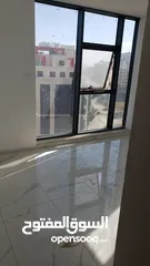  8 شقة غرفتين غير مفروشة