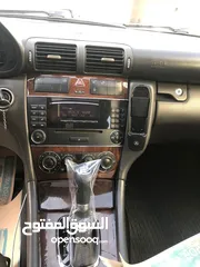  20 مرسيدس C200 فحص كامل للبيع موديل 2004 لون كحلي