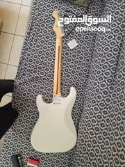  9 FENDER SQUIRE ELECTRIC GUITAR WHITE COLOR