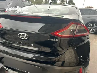  2 هيونداي ايونك كهرباء موديل 2018 فل كامل ماعدا الفتحه فحص كامل وارد كوريا
