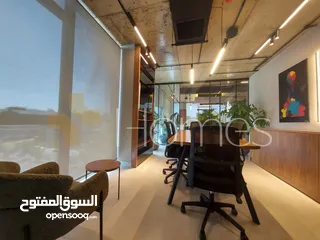  4 مكتب امامي مفروش باطلالة مميزة للبيع في شارع المدينة الطبية، مساحة المكتب 115م