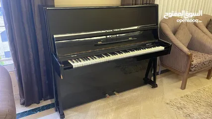  6 بيانو مستعمل بحالة ممتازة للبيع