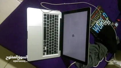  2 Apple MacBook Pro