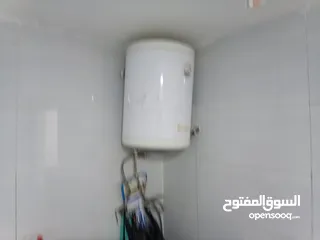  9 مطعم شاورما وبروستد وسناكات