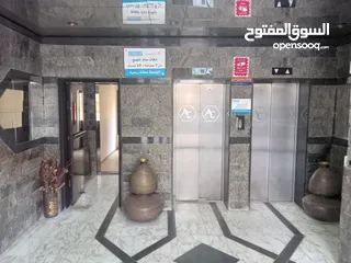 3 مكتب فاخر باطلالة مميزة بالجاردنز مع أثاث حديث للإيجار بالقرب من دوار الواحه