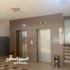 4 مكتب مميز مساحة 300 متر مربع للايجار بسعر مناسب