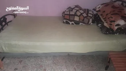  1 تخت حديد  نظيف