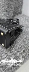  24 شنطة جلد طبيعي ( salvatore ferragamo calfskin thestudiocagebagsella) صناعة ايطالية
