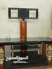  2 طاولة مع قواعد للتلفزيون