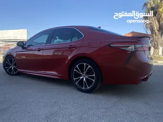  6 TOYOTA CAMRY SE 2019