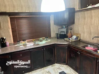 7 عفش بيت كامل مع الكهربائيات بحالة جيدة بداعي السفر الرجاء من الاخوة التجار عدم الاتصال بدون احراج