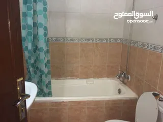  11 شقة فارغة - الجبيهة - 3نوم - قرب الخدمات العامة