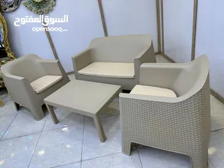  1 ميز طعام او سيت استراحة حديقه