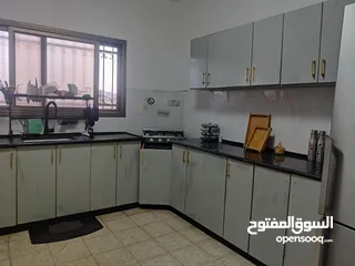  14 متوفر شقة بطولكرم دوار السلام دخلة ريم البوادي مساحتها 135 ومع بيت الدرج 145  دلكس جاهزة  بدون مصعد