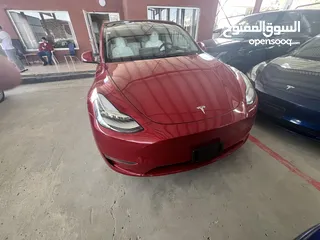  3 TESLA MODEL Y