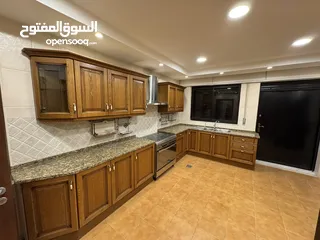 24 شقة من فيلا - ام أذينة - 3نوم 1ماستر - 350م - ارضي - مدخل مستقل - قرب الخدمات