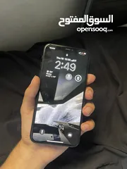  4 iPhone 11 pro max  265 gb .   سعر حرق   .....بطارية 87