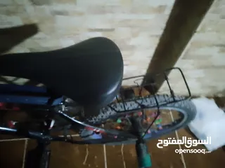  4 بسكليت جنط 20 حاله جيده بريك اجر عليه نمره وعليه سيستم