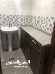  23 مكاتب حديثه وجديده  مع مصعد مطبخ  تصلح عيادات صحيه او مختبرات او شركات او محاميين او غيره من الاعمال