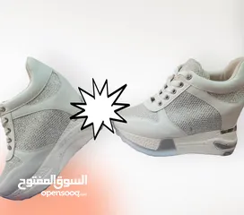  2 بوط عرايسي لون ابيض بوط لون ابيض مع لمعه سلفر استعمال مره واحده نمرة 39 قالب صغير يلبس نمرة اصغر