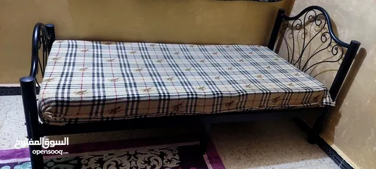  4 سرير مع فرشة جديد