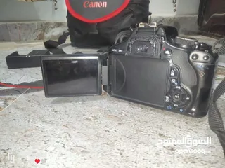  4 كاميرا كانون