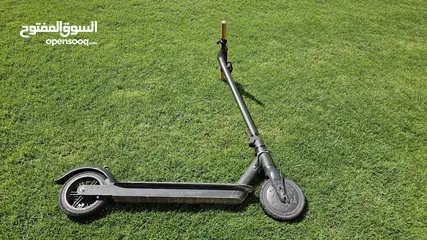  2 JETSON electric scooter [30km range,front and rear new solid tires] read description. e-scooter.