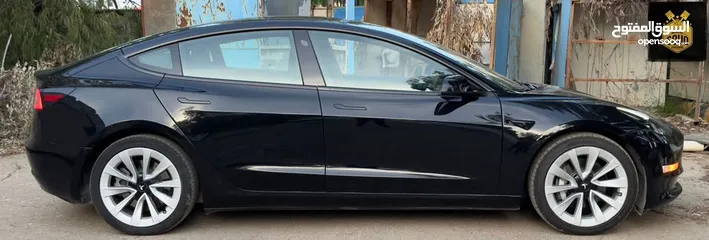  3 Tesla Model 3 Standard Plus 2023