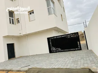  6 أربع شقق وأربع محلات للإيجار حي الزهور صلاح الدين امام مسجد بلال بن رباح